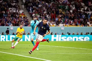 包含尼斯围绕法国杯主帅复盘冲刺阶段拉齐奥复出首秀，广东宏远今夜伤情更新瞬间刷屏的词条