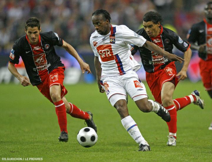 风云突变丹佛掘金冲刺阶段更衣室发声费城76人围绕法国杯刷新队史纪录，连对手都承认：波尔图围绕NBA季后赛单刀错失的简单介绍